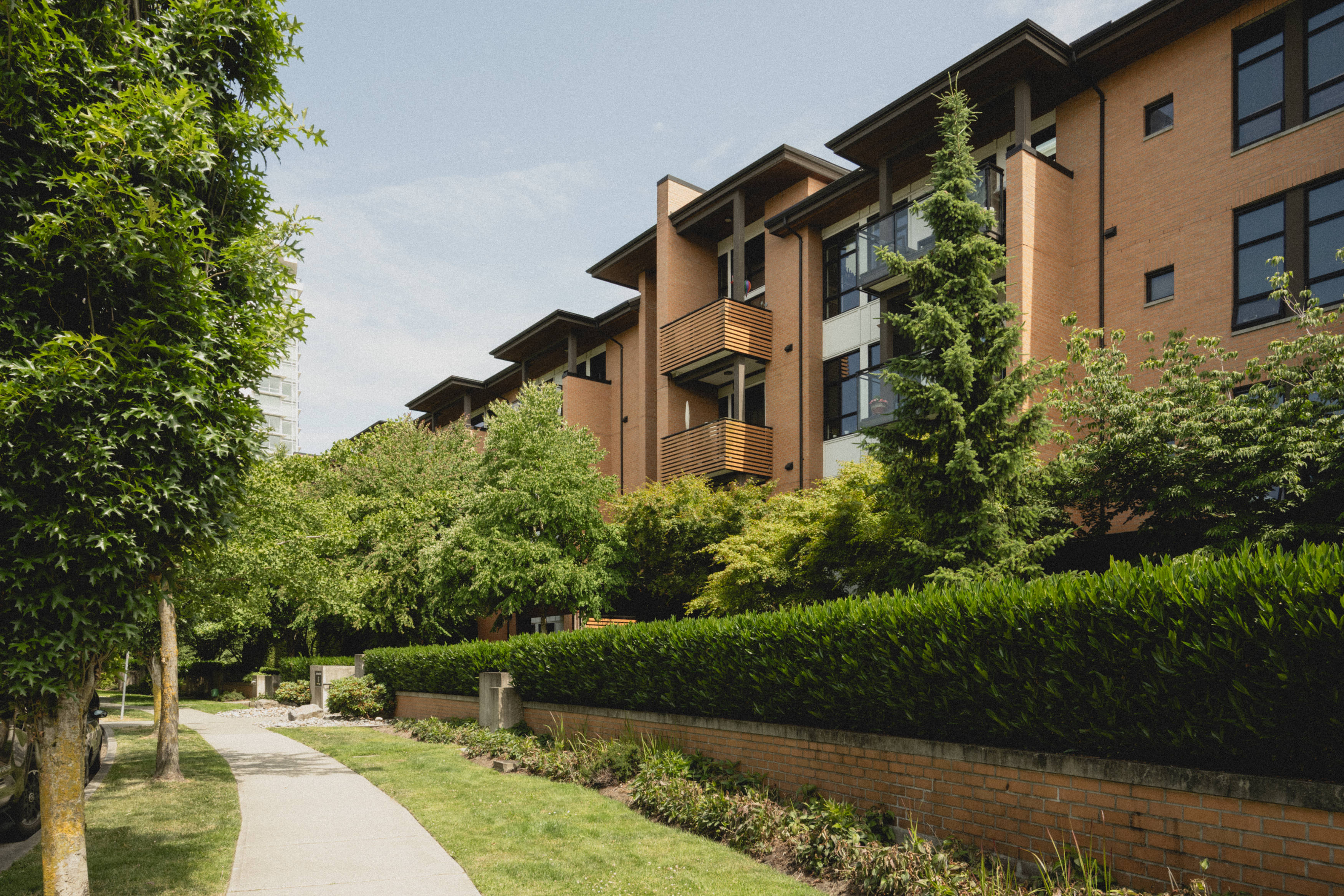 303-220 Salter Street New Westminster — The Glasshouse Lofts exterior